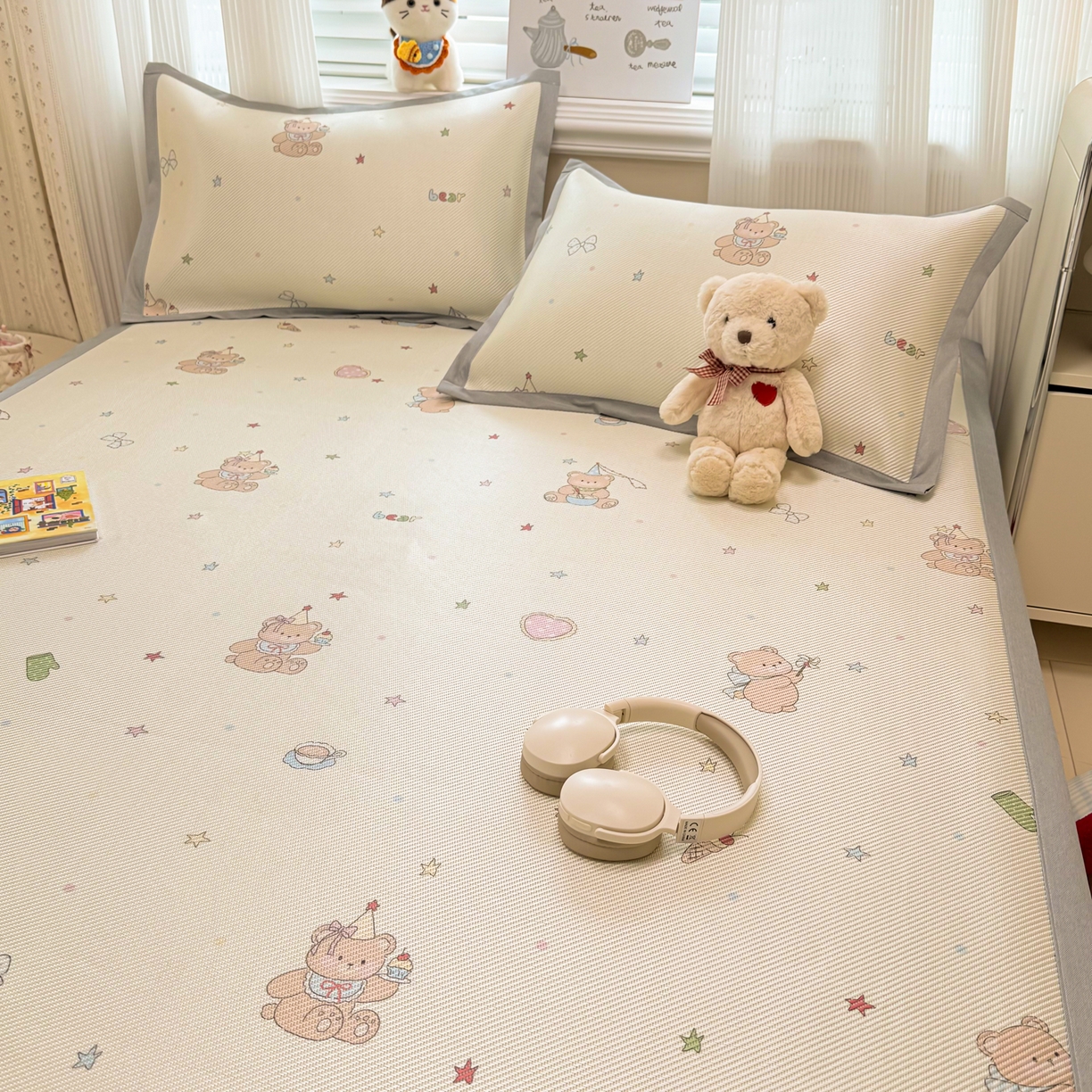 91家纺网 家纺一手货源 找家纺 慕尚家纺 2026新款清新凉感冰藤席平铺款 魔法小熊