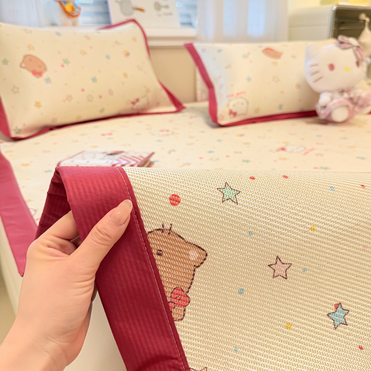 91家纺网 家纺一手货源 找家纺 慕尚家纺 2026新款清新凉感冰藤席平铺款 小猫耶