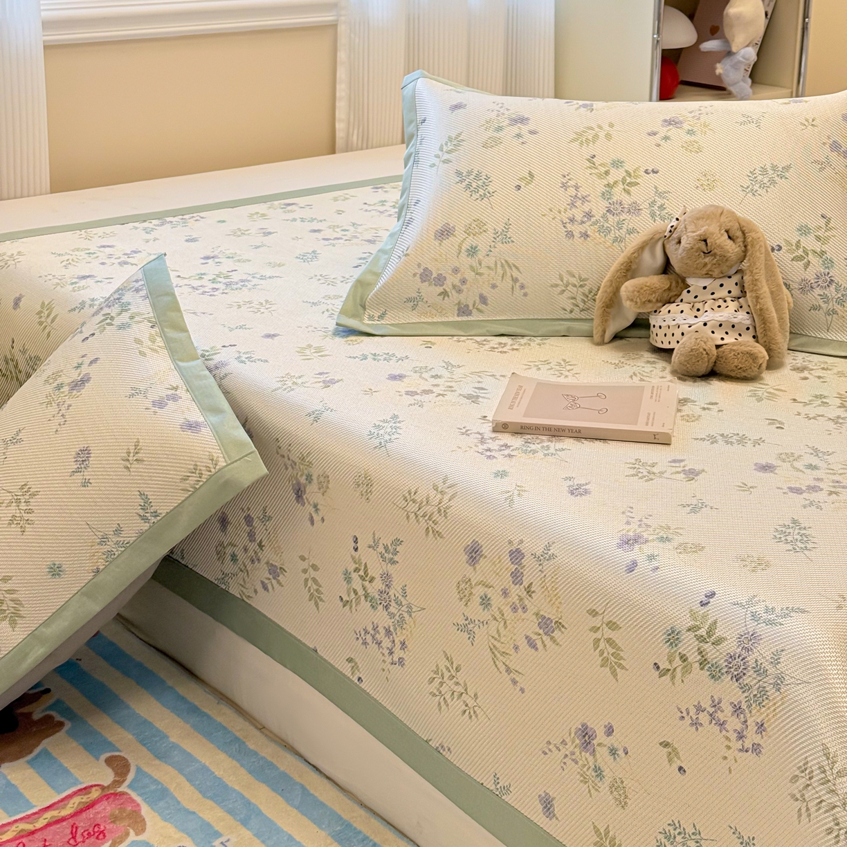 91家纺网 家纺一手货源 找家纺 慕尚家纺 2026新款清新凉感冰藤席平铺款 梦幻紫花