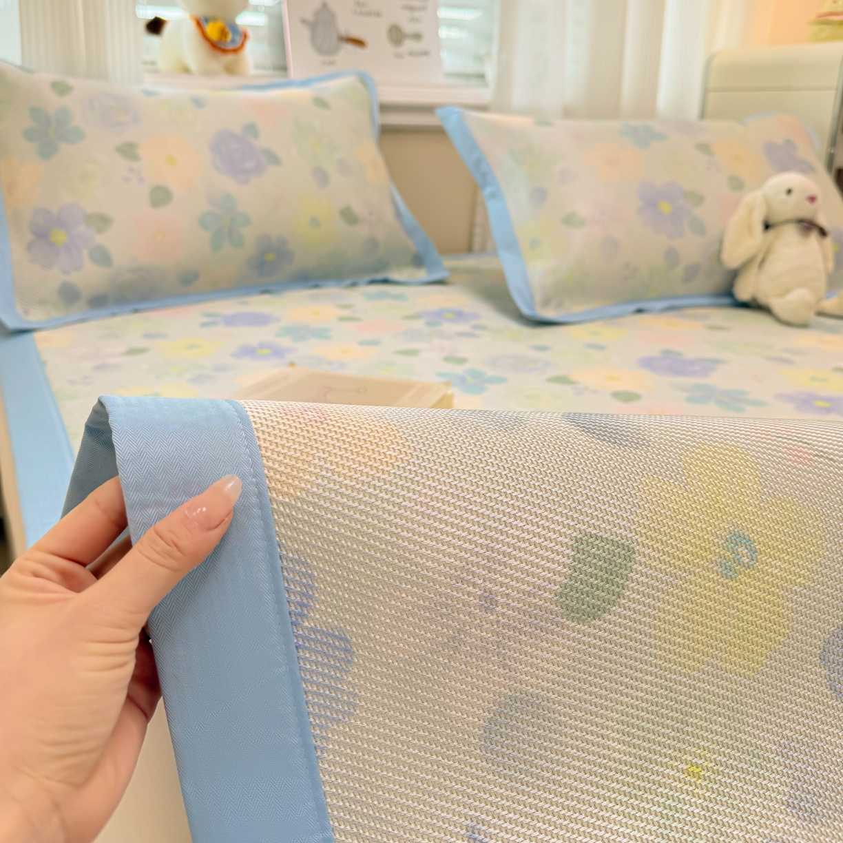 91家纺网 家纺一手货源 找家纺 慕尚家纺 2026新款清新凉感冰藤席平铺款 碎冰蓝