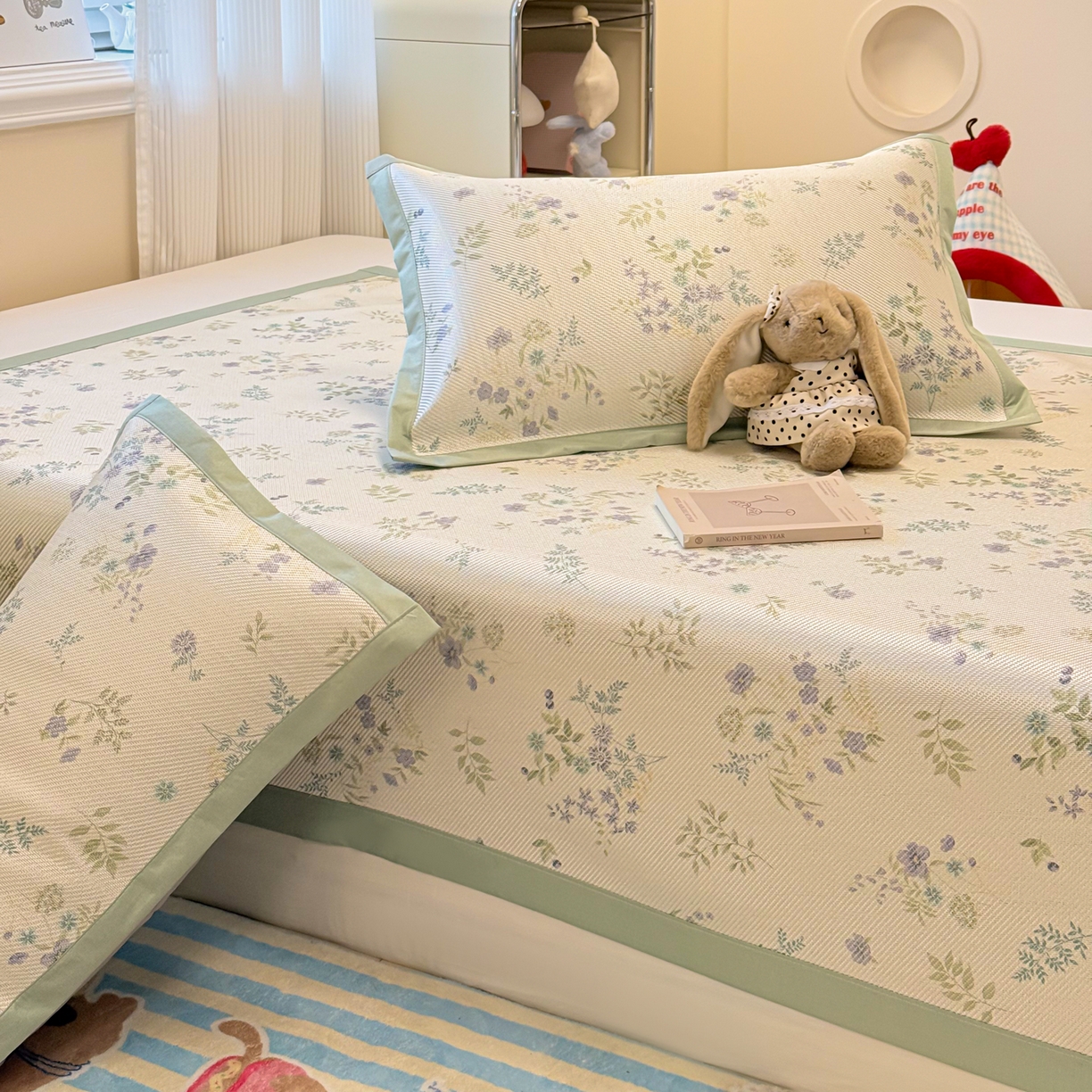 91家纺网 家纺一手货源 找家纺 慕尚家纺 2026新款清新凉感冰藤席平铺款 梦幻紫花