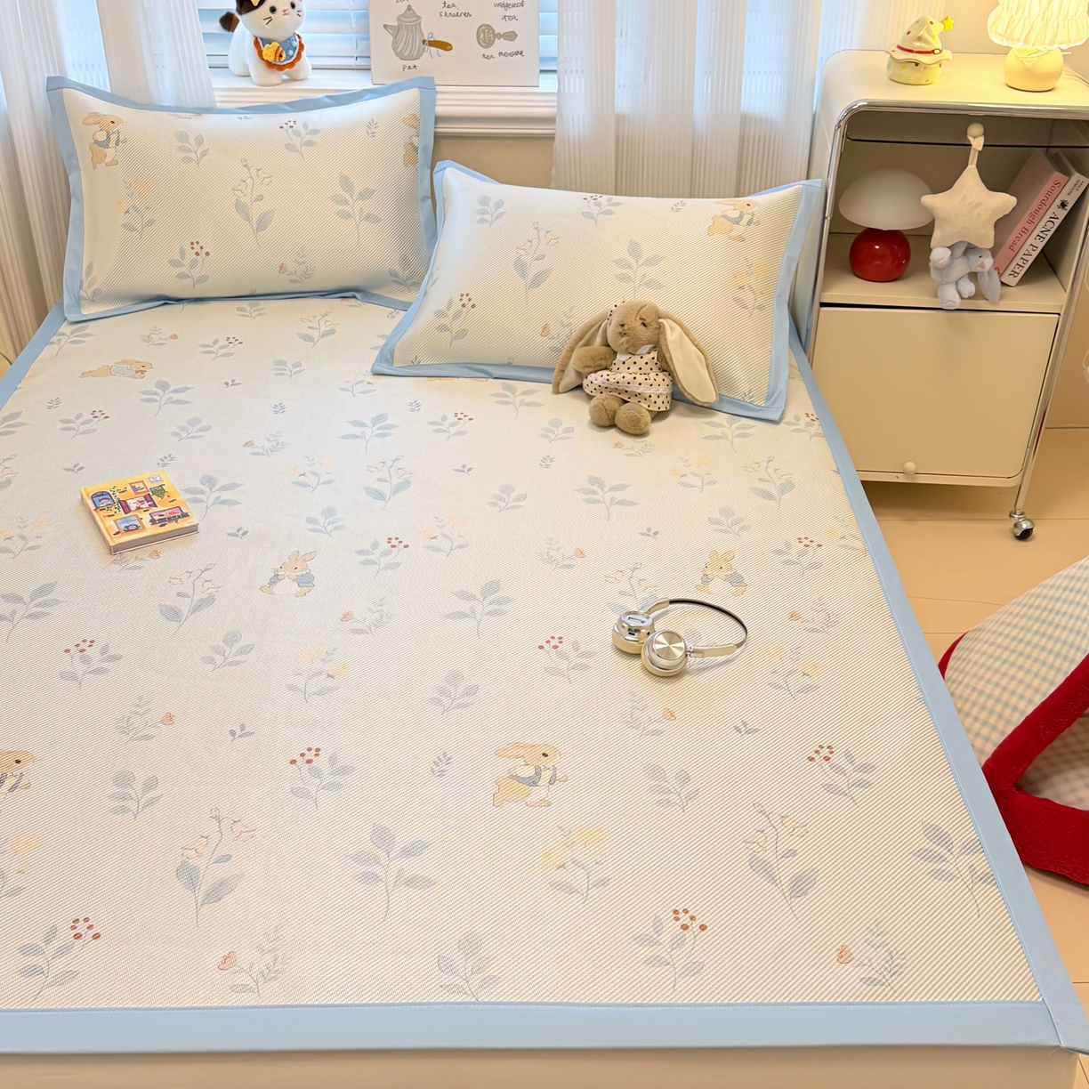 91家纺网 家纺一手货源 找家纺 慕尚家纺 2026新款清新凉感冰藤席平铺款 春日小兔