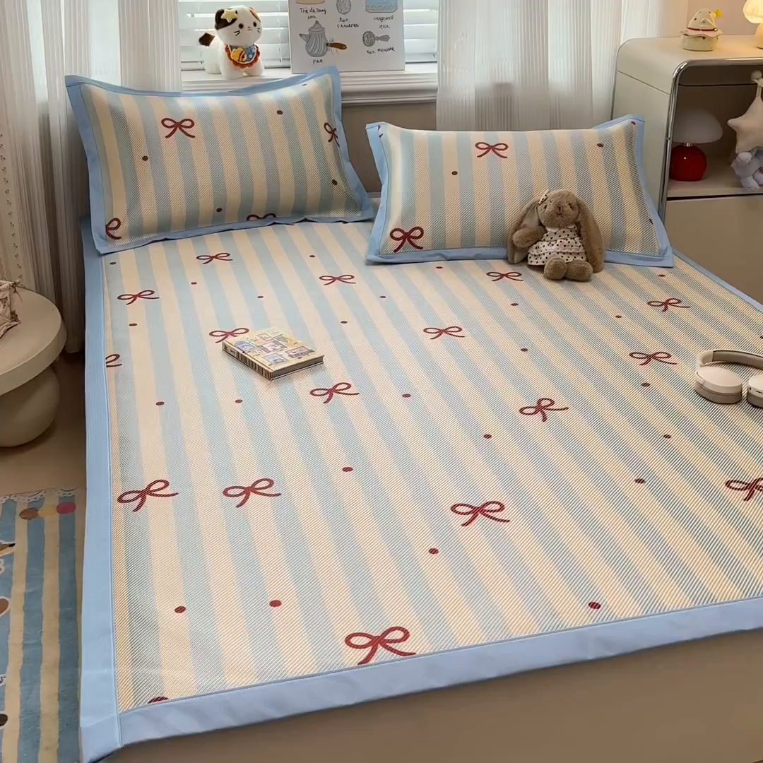 91家纺网 家纺一手货源 找家纺 慕尚家纺 2026新款清新凉感冰藤席平铺款 蝴蝶结