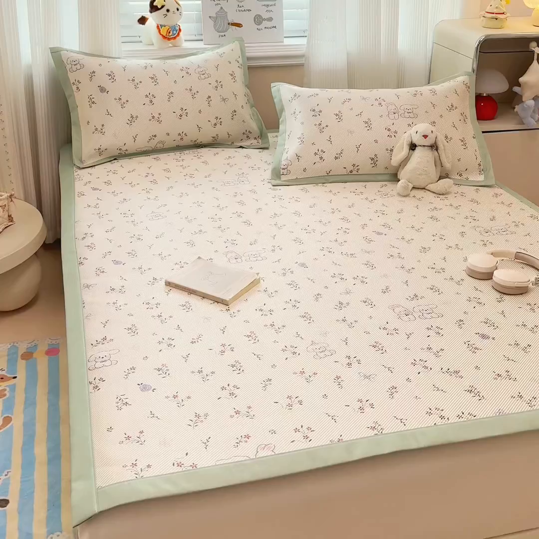 91家纺网 家纺一手货源 找家纺 慕尚家纺 2026新款清新凉感冰藤席平铺款 顽皮兔