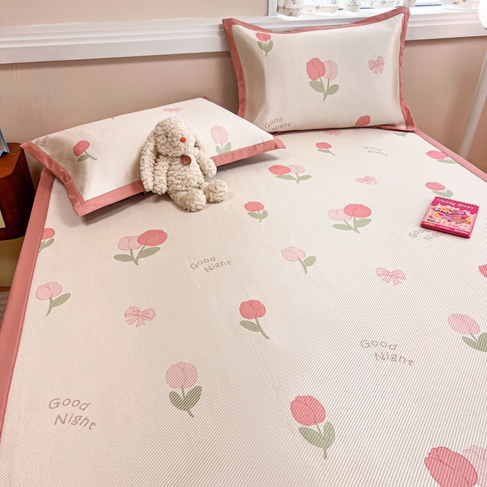 91家纺网 家纺一手货源 找家纺 慕尚家纺 2026新款清新凉感冰藤席平铺款 蝴蝶结郁金香