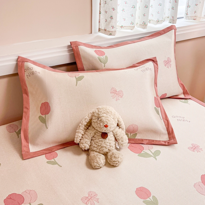 91家纺网 家纺一手货源 找家纺 慕尚家纺 2026新款清新凉感冰藤席平铺款 蝴蝶结郁金香