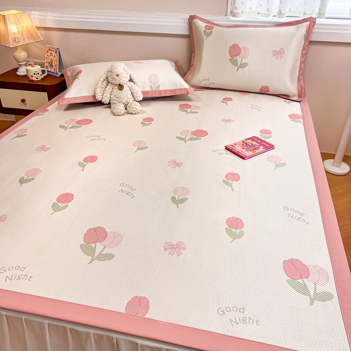 91家纺网 家纺一手货源 找家纺 慕尚家纺 2026新款清新凉感冰藤席平铺款 蝴蝶结郁金香