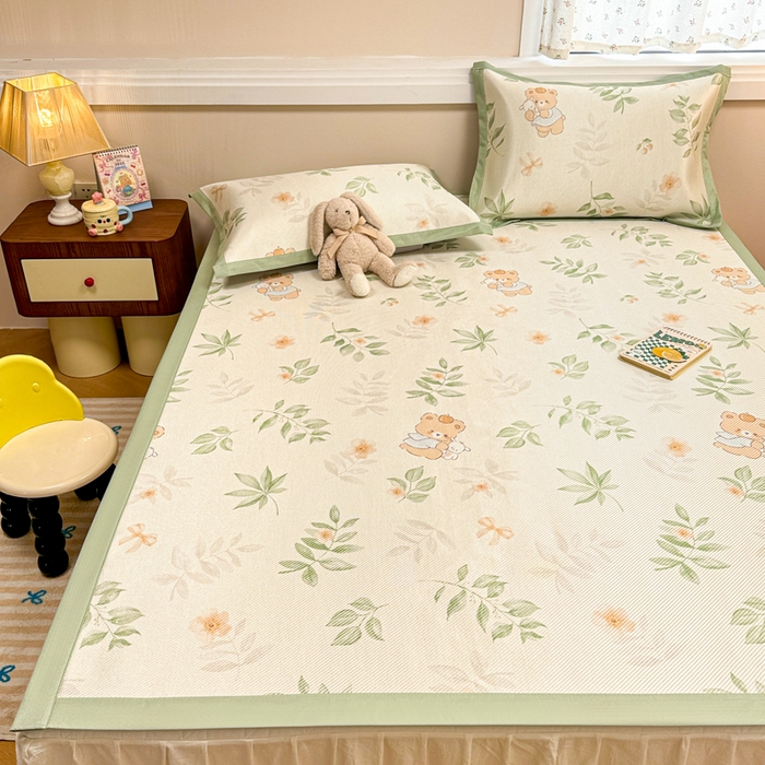 91家纺网 家纺一手货源 找家纺 慕尚家纺 2026新款清新凉感冰藤席平铺款 叶子熊