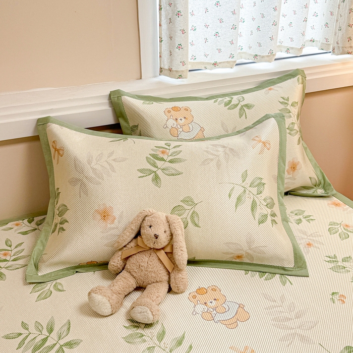 91家纺网 家纺一手货源 找家纺 慕尚家纺 2026新款清新凉感冰藤席平铺款 叶子熊