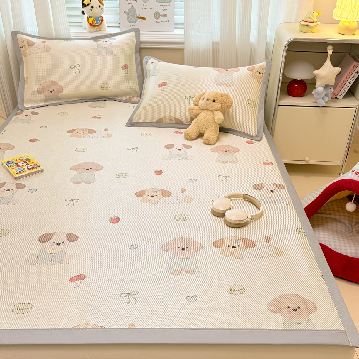 91家纺网 家纺一手货源 找家纺 慕尚家纺 2026新款清新凉感冰藤席平铺款 福禄小狗