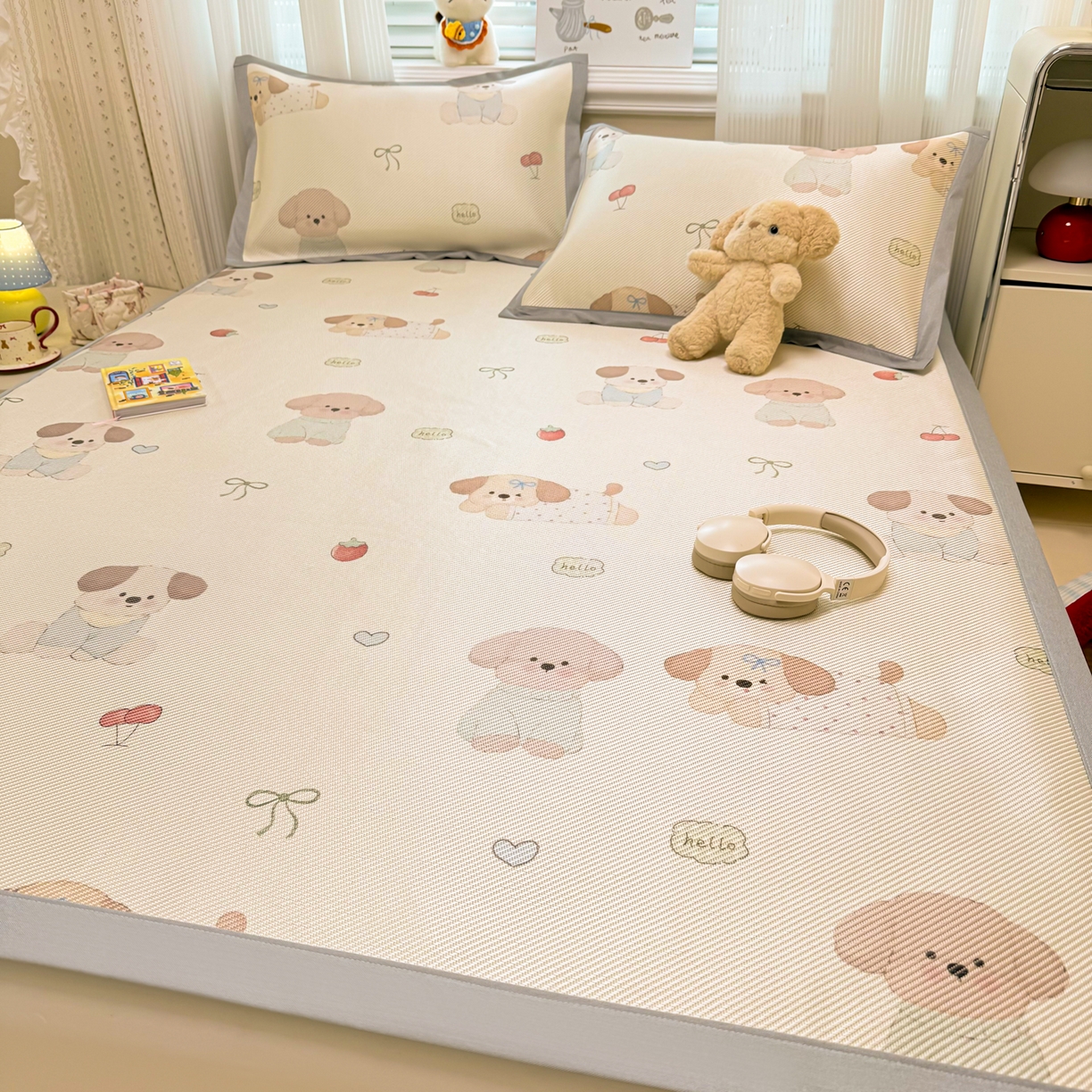 91家纺网 家纺一手货源 找家纺 慕尚家纺 2026新款清新凉感冰藤席平铺款 福禄小狗