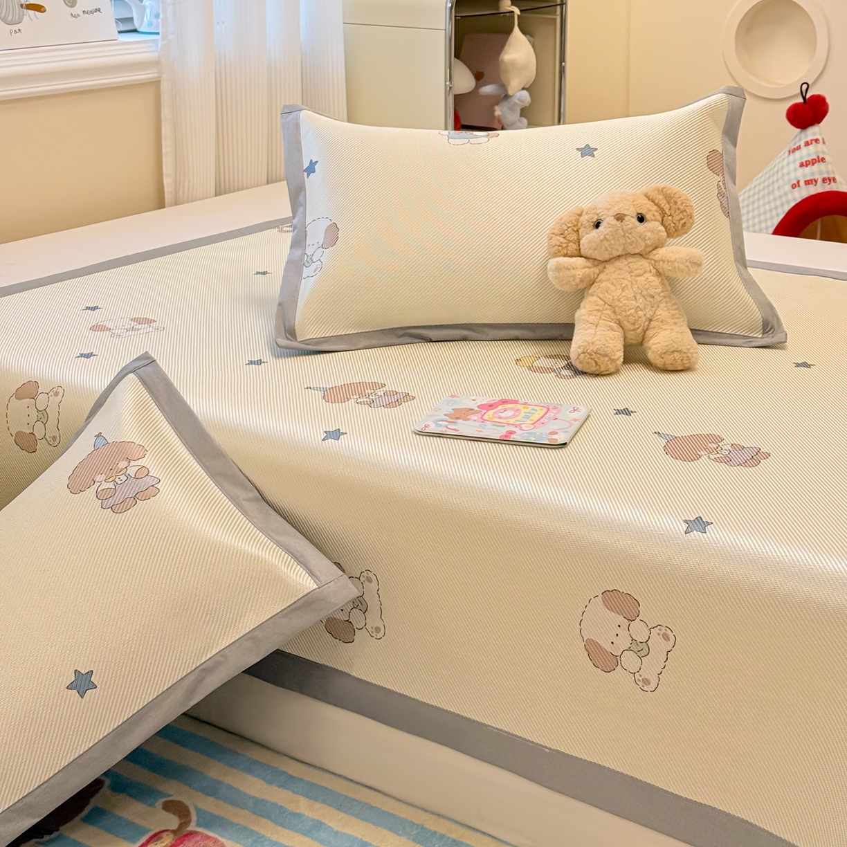 91家纺网 家纺一手货源 找家纺 慕尚家纺 2026新款清新凉感冰藤席平铺款 小毛球