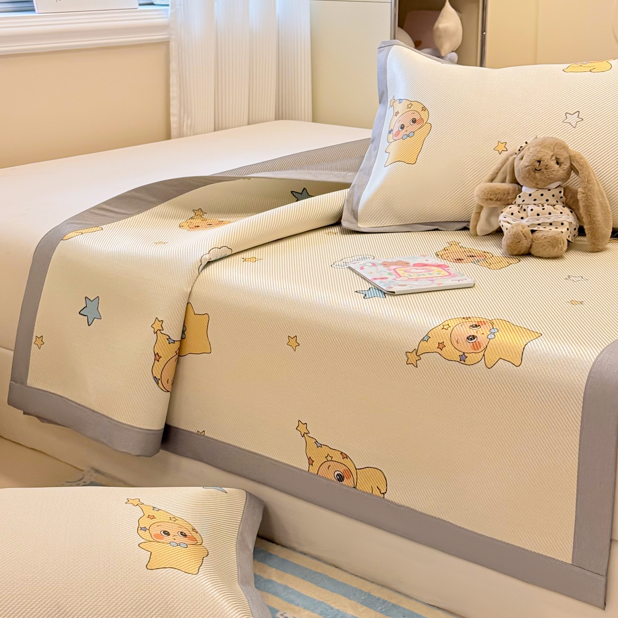 91家纺网 家纺一手货源 找家纺 慕尚家纺 2026新款清新凉感冰藤席平铺款 星星宝宝