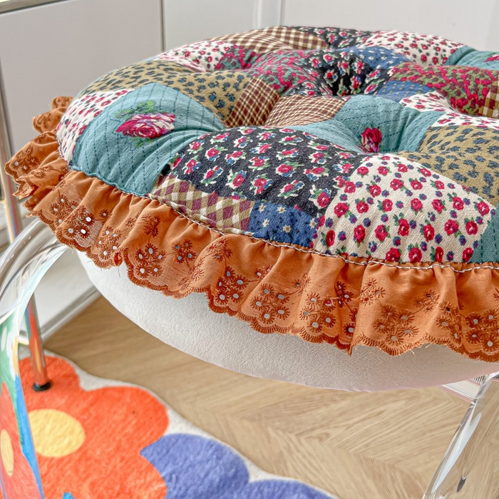 91家纺网 家纺一手货源 找家纺 座享家 2026新款拼色仿棉麻花边团蒲坐垫 竹月