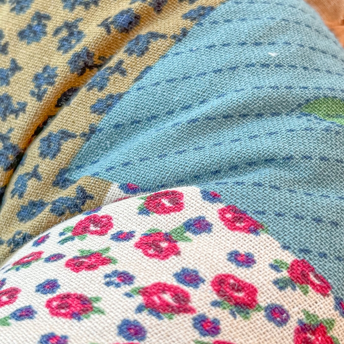 91家纺网 家纺一手货源 找家纺 座享家 2026新款拼色仿棉麻花边团蒲坐垫 竹月