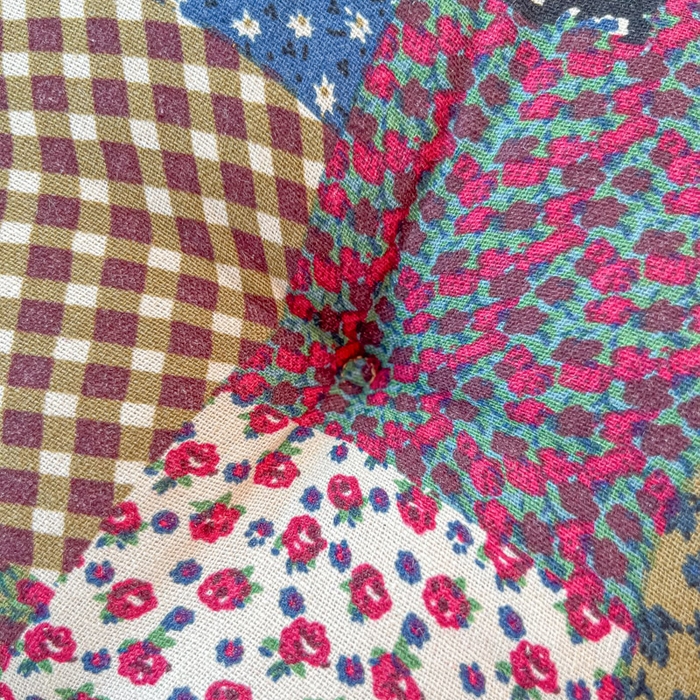 91家纺网 家纺一手货源 找家纺 座享家 2026新款拼色仿棉麻花边团蒲坐垫 竹月