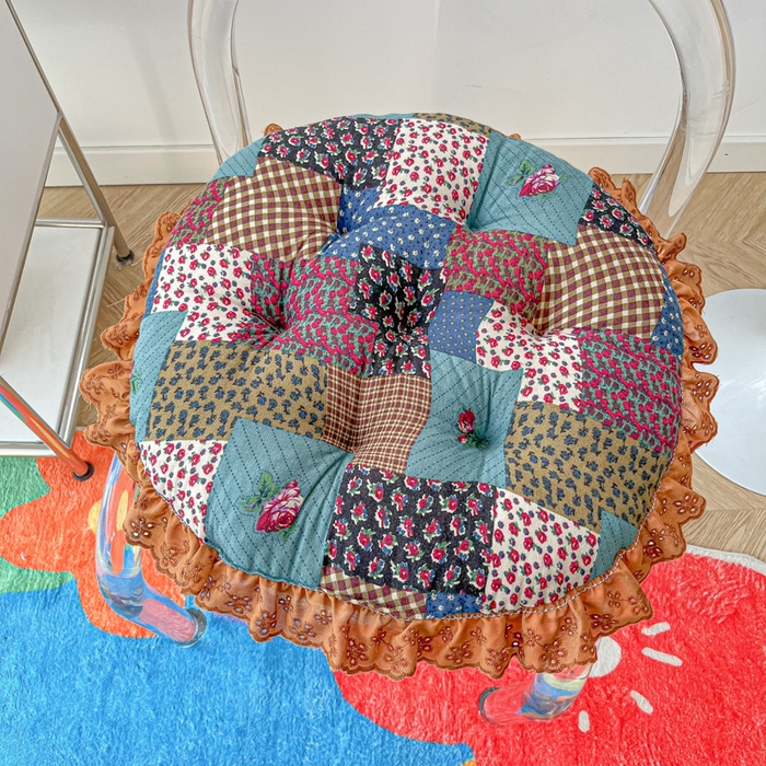 91家纺网 家纺一手货源 找家纺 座享家 2026新款拼色仿棉麻花边团蒲坐垫 竹月