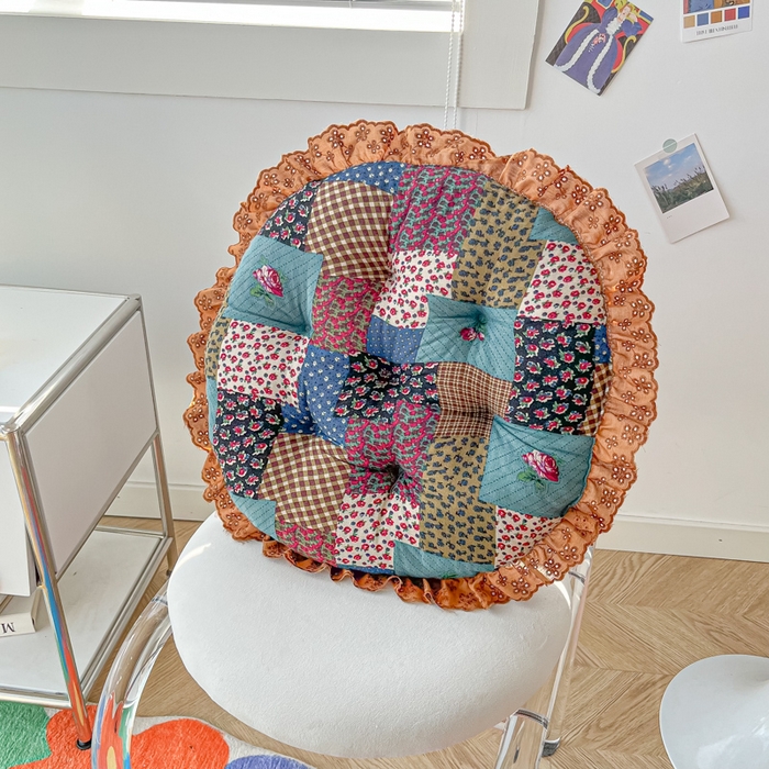 91家纺网 家纺一手货源 找家纺 座享家 2026新款拼色仿棉麻花边团蒲坐垫 竹月