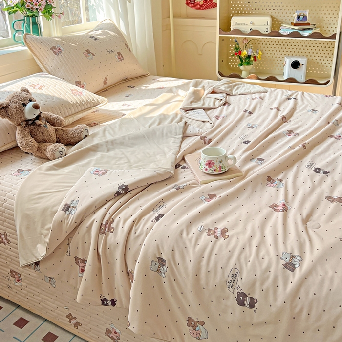 91家纺网 家纺一手货源 找家纺 卡普二店 2026新款A类锦氨凉感印花夏被四件套床盖凉席款--凉席床盖 软糖小熊