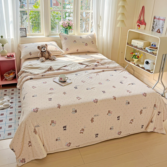 91家纺网 家纺一手货源 找家纺 卡普二店 2026新款A类锦氨凉感印花夏被四件套床盖凉席款--凉席床盖 软糖小熊