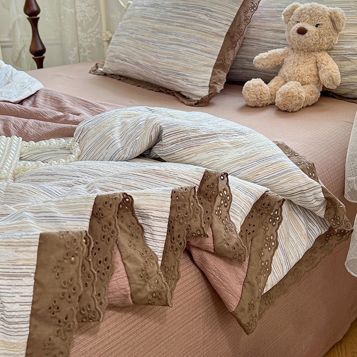 91家纺网 家纺一手货源 找家纺 优尚佳生活馆 2026新款云感皱皱纱全棉花边款夏被四件套 暮纱