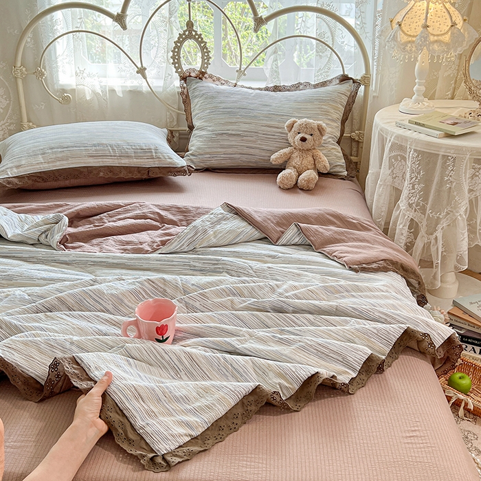 91家纺网 家纺一手货源 找家纺 优尚佳生活馆 2026新款云感皱皱纱全棉花边款夏被四件套 暮纱