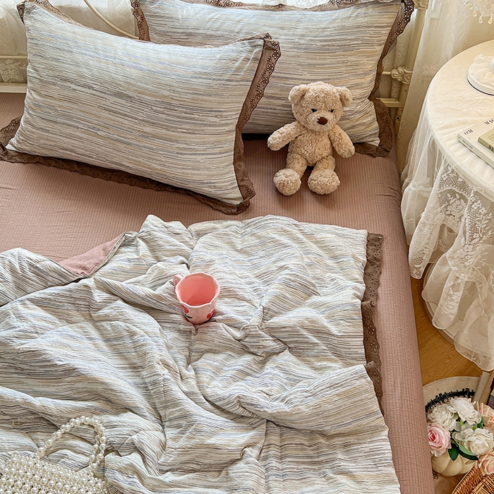 91家纺网 家纺一手货源 找家纺 优尚佳生活馆 2026新款云感皱皱纱全棉花边款夏被四件套 暮纱