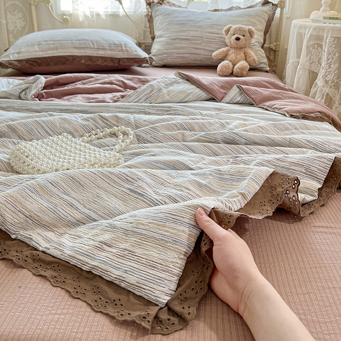 91家纺网 家纺一手货源 找家纺 优尚佳生活馆 2026新款云感皱皱纱全棉花边款夏被四件套 暮纱