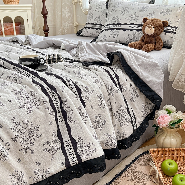 91家纺网 家纺一手货源 找家纺 优尚佳生活馆 2026新款云感皱皱纱全棉花边款夏被四件套 清墨