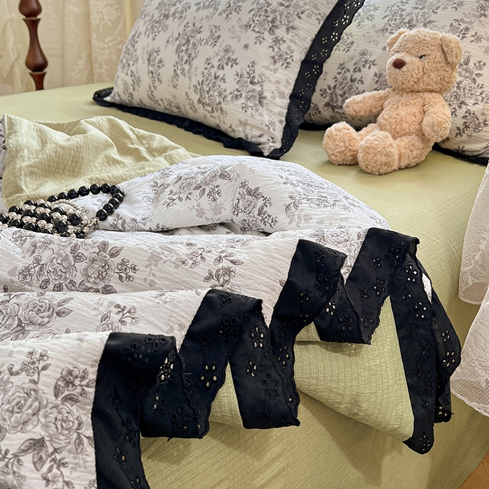 91家纺网 家纺一手货源 找家纺 优尚佳生活馆 2026新款云感皱皱纱全棉花边款夏被四件套 疏影