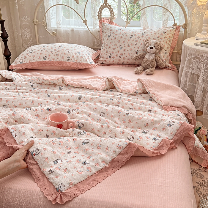 91家纺网 家纺一手货源 找家纺 优尚佳生活馆 2026新款云感皱皱纱全棉花边款夏被四件套 甜喵