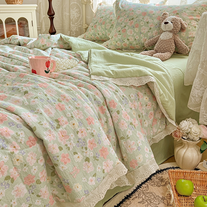 91家纺网 家纺一手货源 找家纺 优尚佳生活馆 2026新款云感皱皱纱全棉花边款夏被四件套 知夏