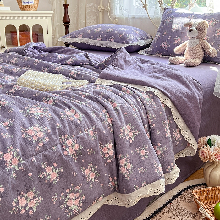 91家纺网 家纺一手货源 找家纺 优尚佳生活馆 2026新款云感皱皱纱全棉花边款夏被四件套 暗香