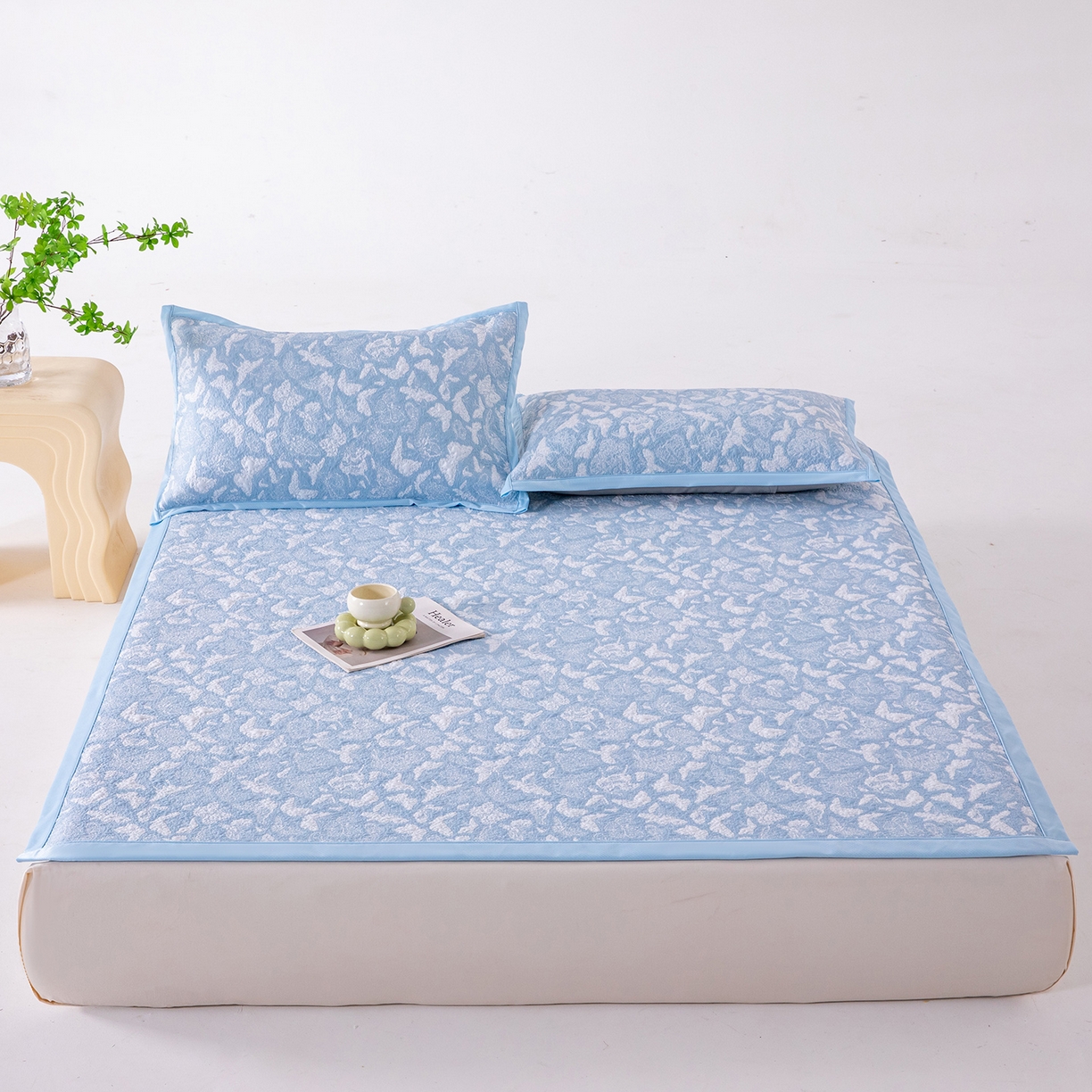 91家纺网 家纺一手货源 找家纺 女子家纺 2026新款A类凉感冰豆豆双面提花席-漫天蝶舞系列 漫天蝶舞-天空蓝