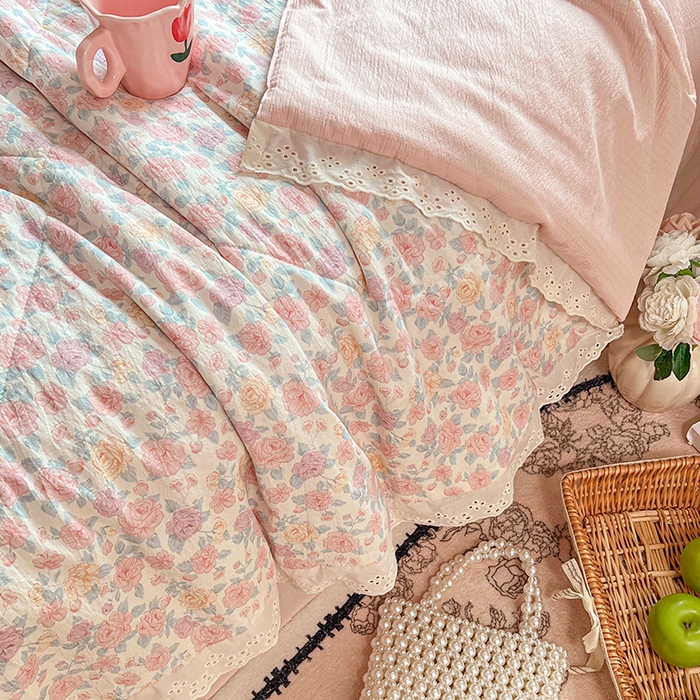 91家纺网 家纺一手货源 找家纺 优佳优品 2026新款云感皱皱纱全棉花边款夏被四件套 粉糯