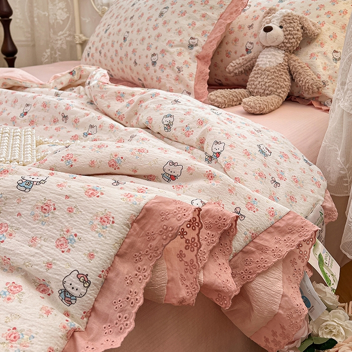 91家纺网 家纺一手货源 找家纺 优佳优品 2026新款云感皱皱纱全棉花边款夏被四件套 甜喵