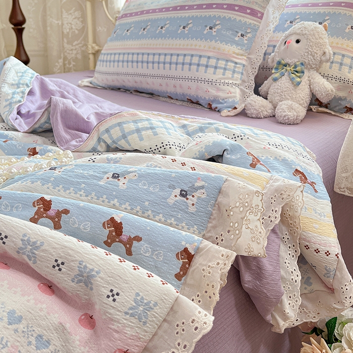 91家纺网 家纺一手货源 找家纺 优佳优品 2026新款云感皱皱纱全棉花边款夏被四件套 晴野