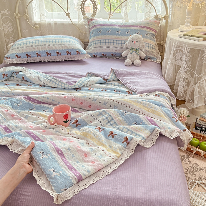 91家纺网 家纺一手货源 找家纺 优佳优品 2026新款云感皱皱纱全棉花边款夏被四件套 晴野