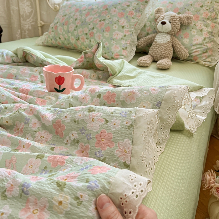 91家纺网 家纺一手货源 找家纺 优佳优品 2026新款云感皱皱纱全棉花边款夏被四件套 知夏