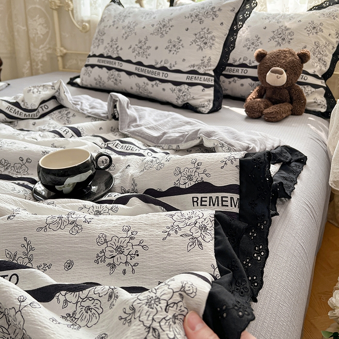 91家纺网 家纺一手货源 找家纺 优佳优品 2026新款云感皱皱纱全棉花边款夏被四件套 清墨