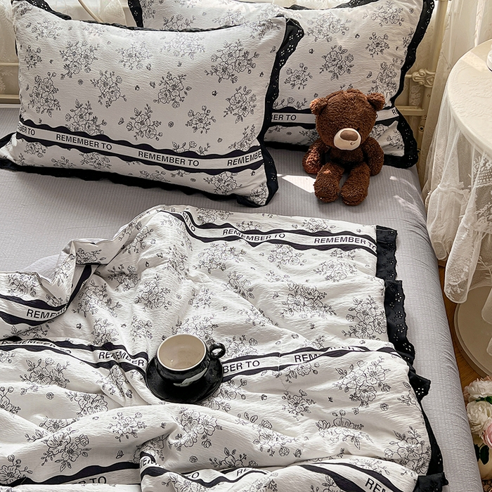 91家纺网 家纺一手货源 找家纺 优佳优品 2026新款云感皱皱纱全棉花边款夏被四件套 清墨