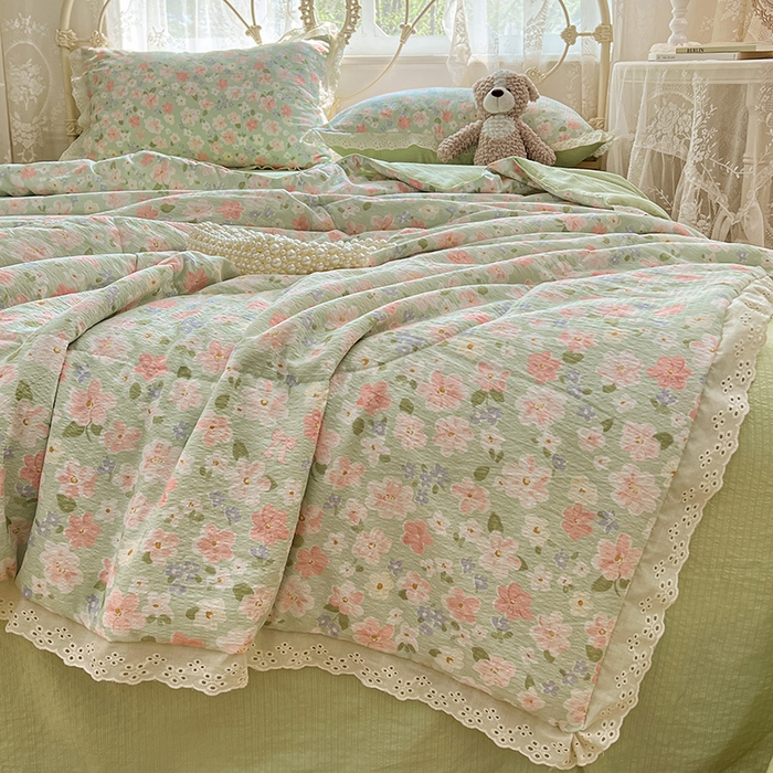 91家纺网 家纺一手货源 找家纺 优佳优品 2026新款云感皱皱纱全棉花边款夏被四件套 知夏