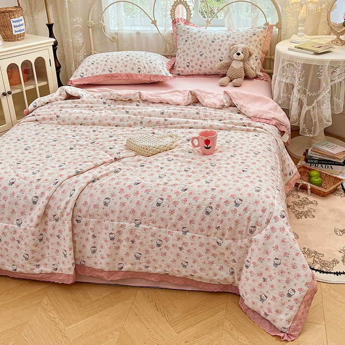 91家纺网 家纺一手货源 找家纺 优佳优品 2026新款云感皱皱纱全棉花边款夏被四件套 甜喵