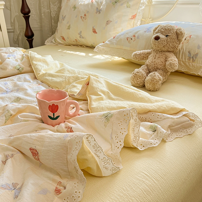 91家纺网 家纺一手货源 找家纺 优佳优品 2026新款云感皱皱纱全棉花边款夏被四件套 蝶儿飞