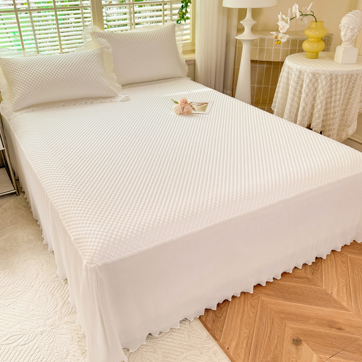 91家纺网 家纺一手货源 找家纺 逸尚阁 2026新款凉感夏被冰豆豆床裙凉席四件套 冰豆豆-珍珠白