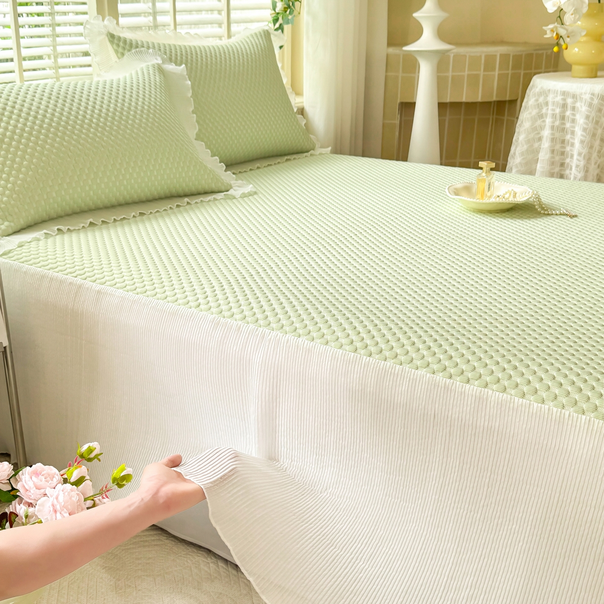 91家纺网 家纺一手货源 找家纺 逸尚阁 2026新款凉感夏被冰豆豆床裙凉席四件套 冰豆豆-清澈绿