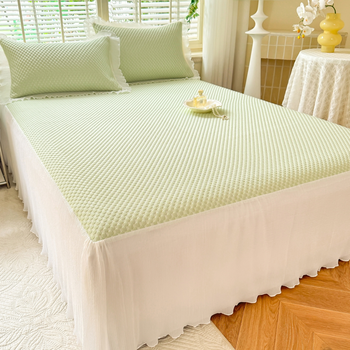 91家纺网 家纺一手货源 找家纺 逸尚阁 2026新款凉感夏被冰豆豆床裙凉席四件套 冰豆豆-清澈绿