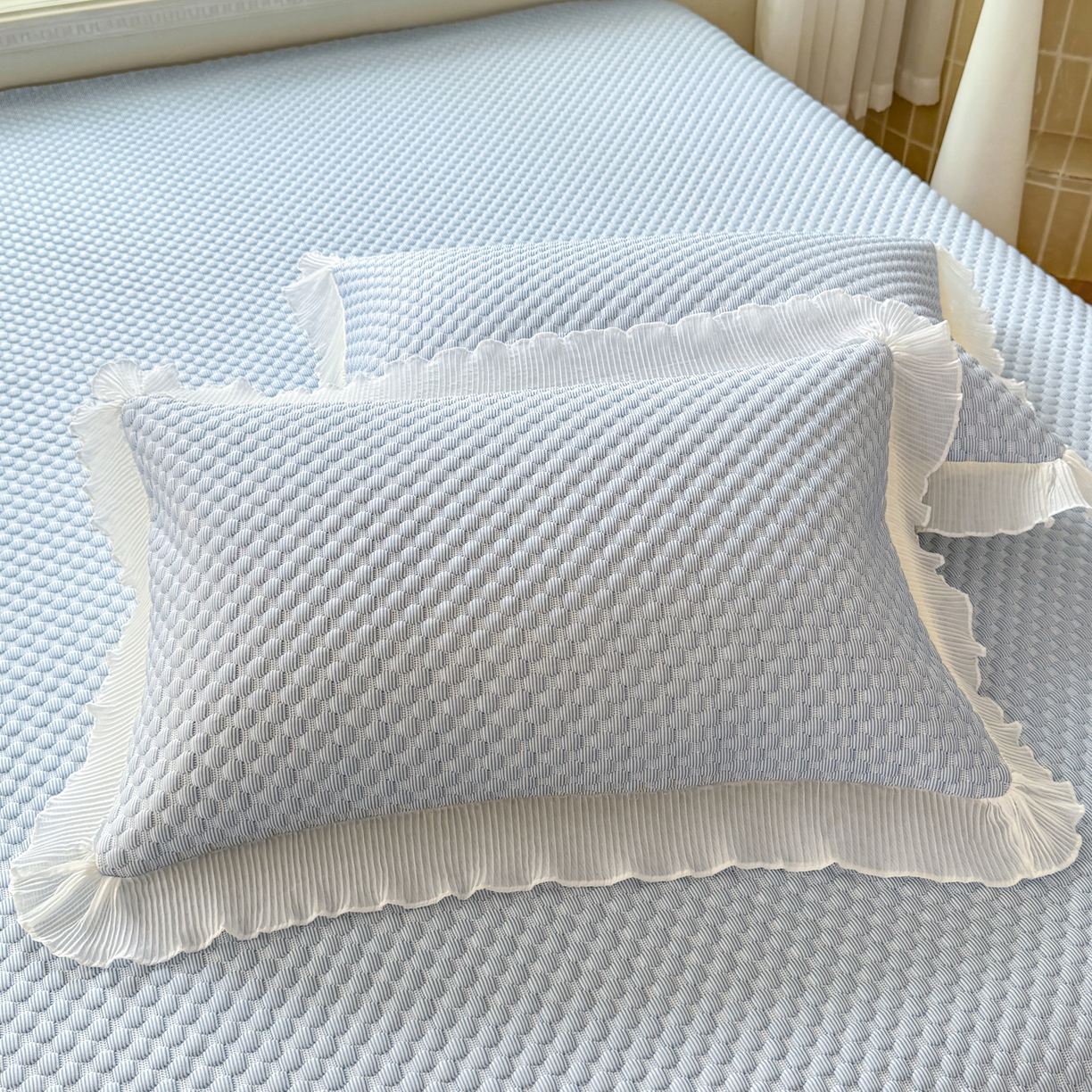 91家纺网 家纺一手货源 找家纺 逸尚阁 2026新款凉感夏被冰豆豆床裙凉席四件套 冰豆豆-宝石蓝