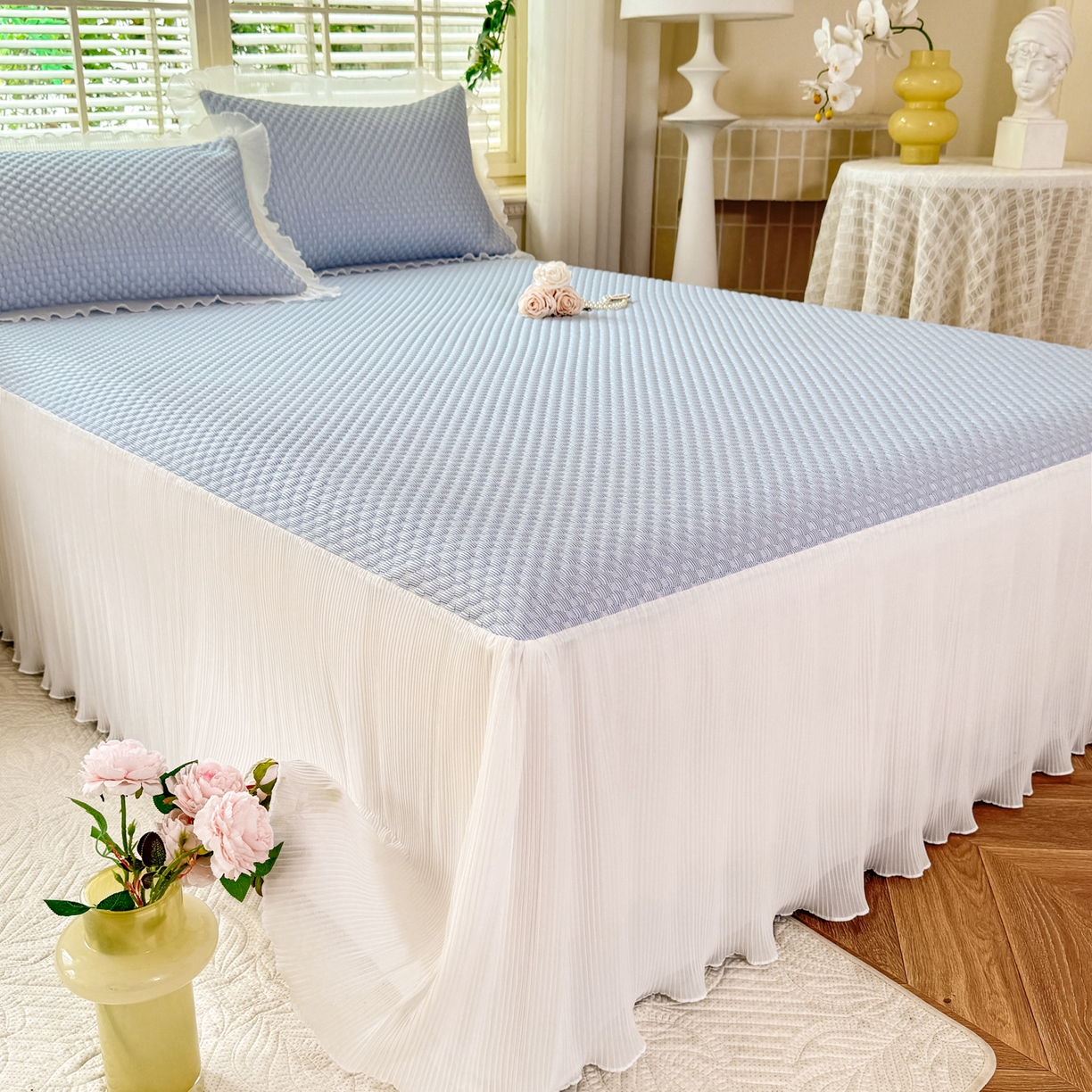 91家纺网 家纺一手货源 找家纺 逸尚阁 2026新款凉感夏被冰豆豆床裙凉席四件套 冰豆豆-宝石蓝