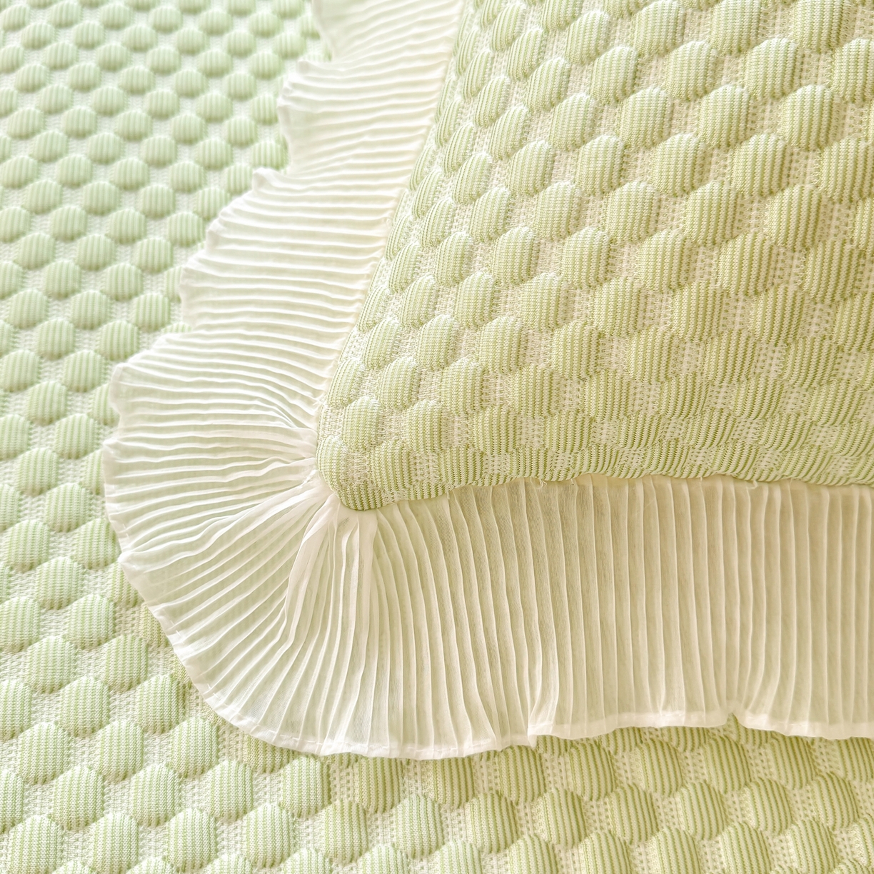 91家纺网 家纺一手货源 找家纺 逸尚阁 2026新款凉感夏被冰豆豆床裙凉席四件套 冰豆豆-清澈绿